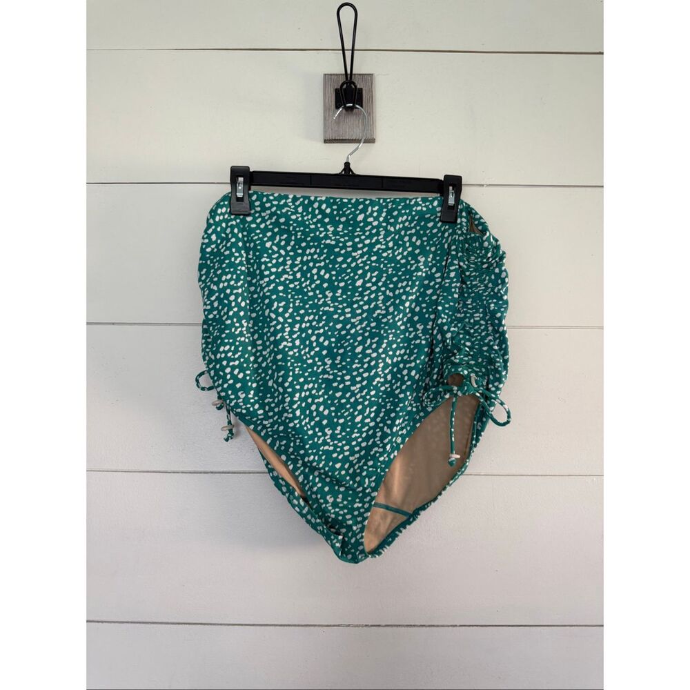 Cacique Women’s 18 Green White Patterned Swim Suit Plus Size - Picture 5 of 8